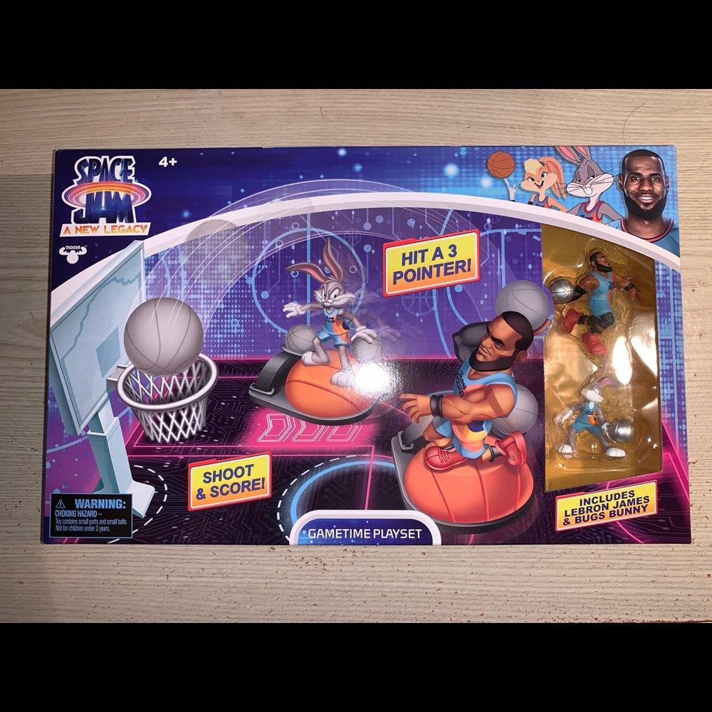 Space Jam A New Legacy Gametime Playset Lebron James & Bugs Bunny Shoot & Score!